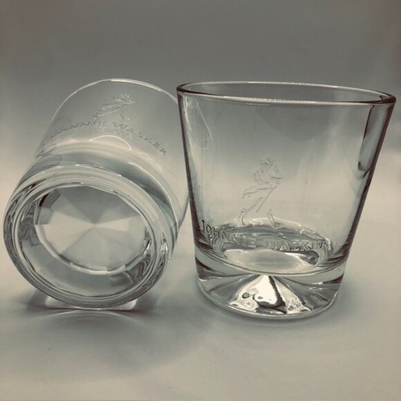 2 Johnnie Walker Whisky Rocks Glasses with Embossed details and prism bottoms - Picture 15 of 16